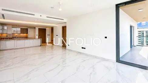 One Bed + Study | Skyline Views | Huge Layout