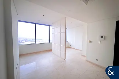 Studio | High Floor | Great Price | Vacant