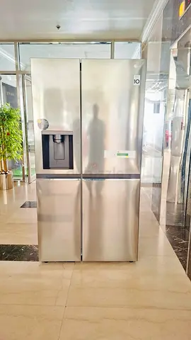 Lg side by side refrigerato water dispenser and ice maker system latest model same like new conditio