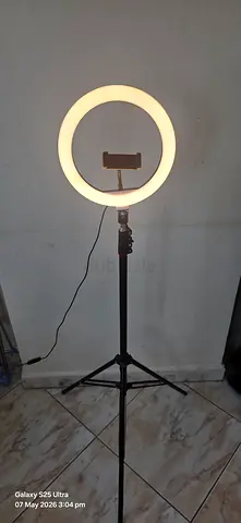 Tripod phone stand