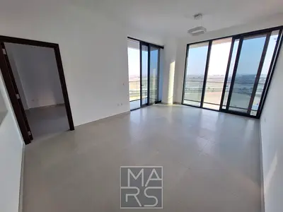 شقة مميزة للبيع تتكون من غرفة نوم وصالة بتصميم عصري أنيق، مناسبة للأفراد أو الأزواج الباحثين عن سكن هادئ ومريح.