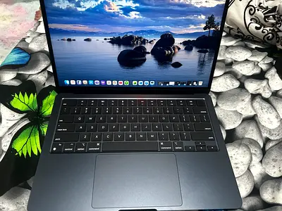 MacBook Air 13-6 inch with M2 chip -  (256GB SSD, 16GB Unified Memory)
