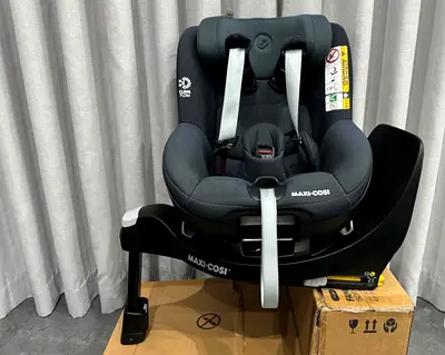Maxicosi pearl 360 rotation car seat and isofix base