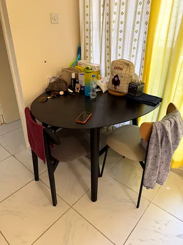 Dining table for sale