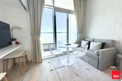 Building Specialist Sea View Furnished 6 Cheques