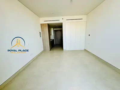 PRIME LOCATION / VACANT / LUXURY LIVING
