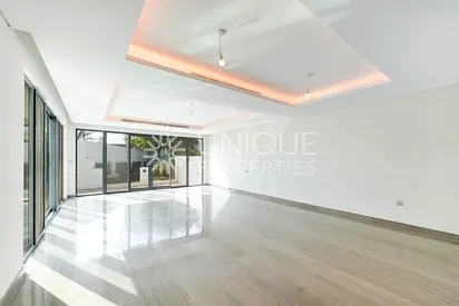 Huge Layout | Corner | Full Golf Course View