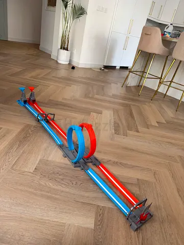 Hot wheels double loop
