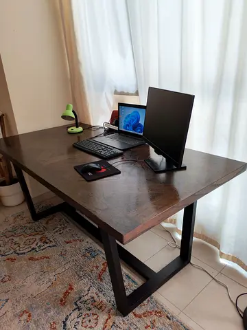 Modern solid wood dining/work table in excellent condition