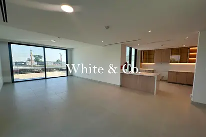 Direct on Golf Course | 4br | Standalone