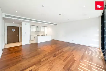 Massive 1 Bed | Vacant | Top Floor | Below Op !
