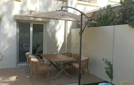 6-Seater Outdoor Dining Set with Cantilever Umbrella - Good Condition
