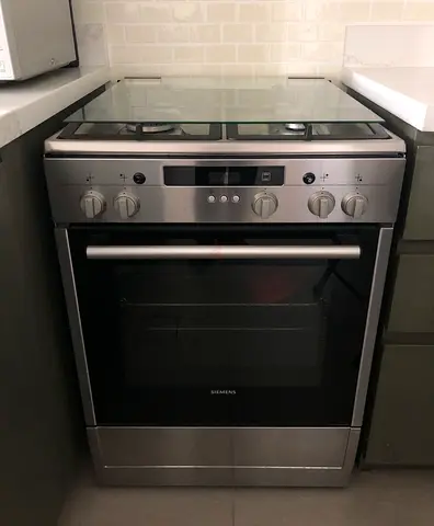 SIEMENS Gas Cooker | Stainless Steel | Great Working Condition