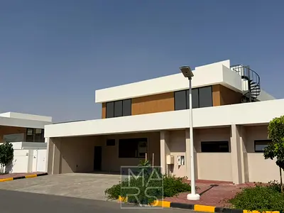 5BR Villa with Maid Room | Garden | Majlis