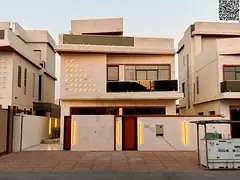 Modern design and very high-end finishes. Excellent location. Price includes registration and owners