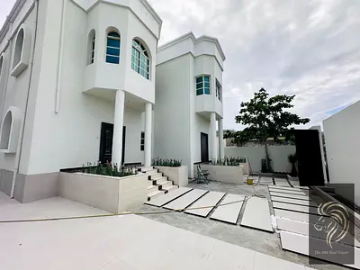 5 Bedrooms | Majlis | Hall | Maid Room