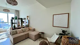 Smart Furnished High Floor Studio close to Metro