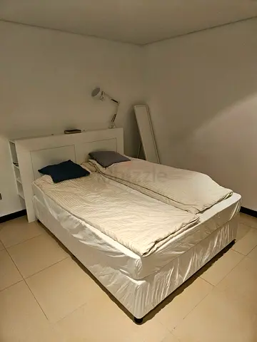 Queen size bed