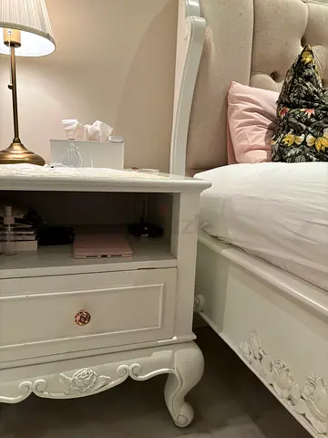 2 pieces White Vintage-style Bedside table/ Nightstand with Drawer and Shelf