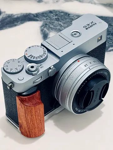 Fujifilm X-E5 mirrorless camera with 23mm lens (compact, silver)