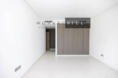 Spacious | Ready to move | Premium