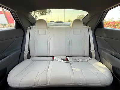 2022 Hyundai ELANTRA 照片 12