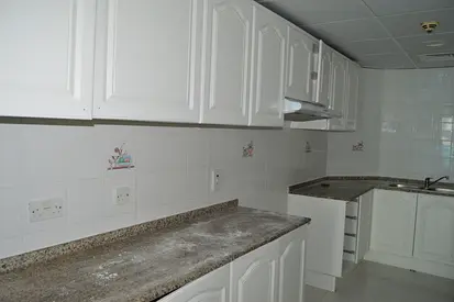 Fabulous 2 BHK Apt In Sheikh Zayed Road