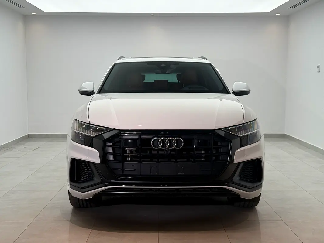 Audi Q8 2022 — photo 1 of 15