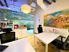 Fully Serviced Private Suite in Downtown