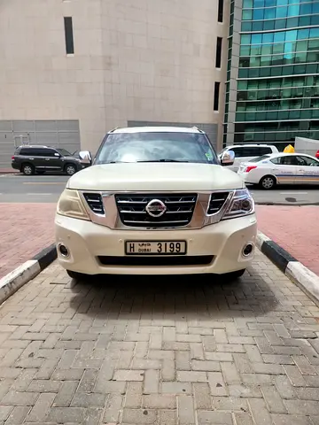 Nissan Patrol 5600cc, 8Cylinder, 400HP, 2014 Model for AED 44000