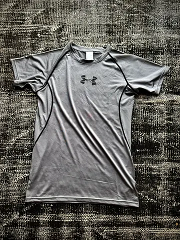 Under Armour Grey Compression/Workout T-Shirt - Mens Large