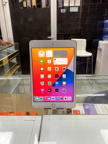 Apple iPad mini 4
