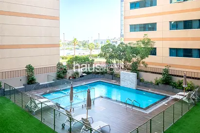 Pool View | Two plus study | Large layout | VOT