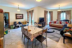 Full lake views | High floor | Spacious layout