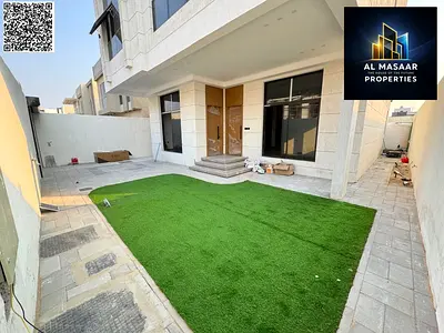 الفيلا زاوية شارع و سكة بها مكان جاهز لتركيب المصعد السعر شامل رسوم توصيل الكهرباء و الماء مع رووف به صالة كبيرة. تملك حر