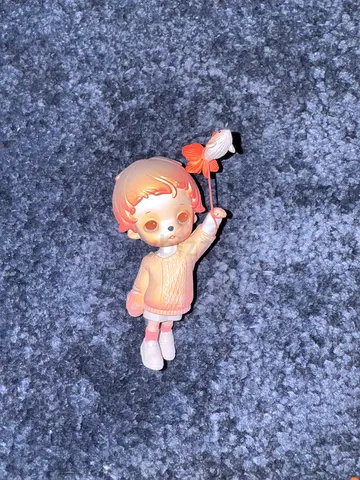 Pop mart figure