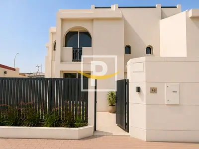 Elegant Canal-Side Villa In The Heart of Dubai