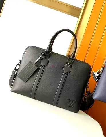 Black Leather Louis Vuitton Briefcase / Laptop Bag - Good Condition