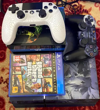 PS4 500GB with 2 controllers and gta set