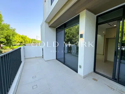Vacant | Close to Pool | On Park | Area Expert