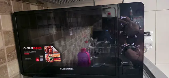 Olsenmark Compact Manual Microwave Oven - Good Working Condition