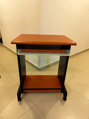 Wood Brown Computer table with pullout keyboard stand