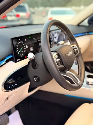 2026 Genesis GV70 photo 7