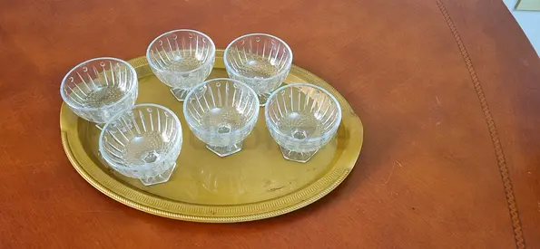 Ice cream bowls  with tray