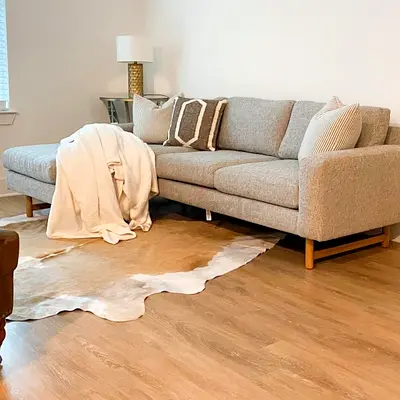 West Elm L Shape Sofa Light grey fabric L-shaped sectional sofa with wooden legs - good condition