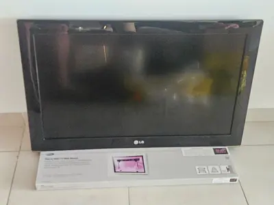 LG 32-inch LED TV