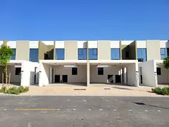 Spacious 3-Bedroom Villa for Rent in La Rosa 6