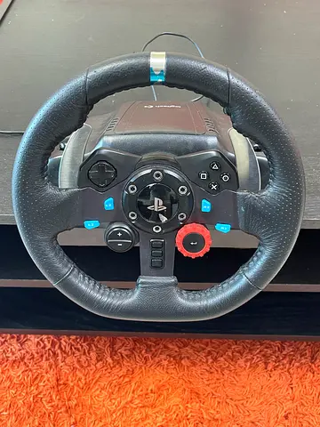 Logitech-style Force Feedback Racing Wheel with Pedals (PlayStation Compatible)