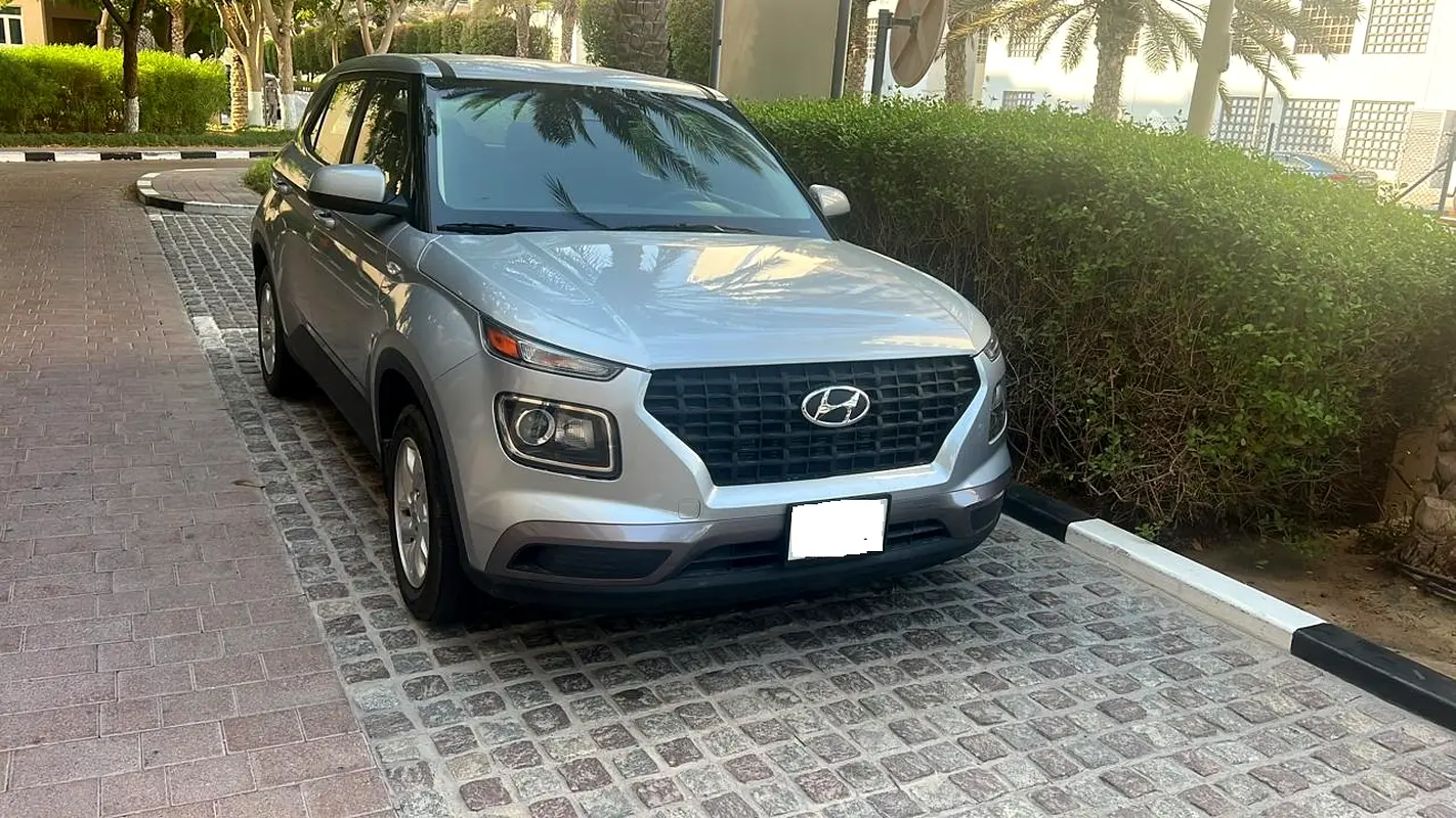 Hyundai Venue 2022 — photo 1 of 8