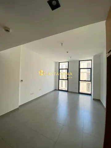 ستديو مساحة كبيرة